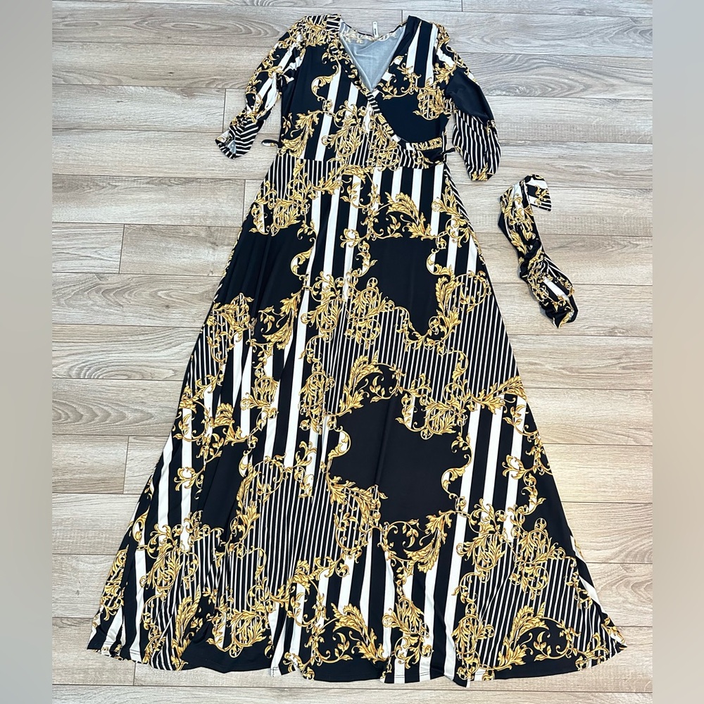 Elegant Black and Gold Maxi Dress